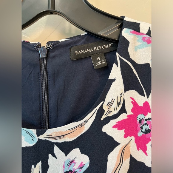 Like new, Banana Republic Dress - Picture 6 of 8